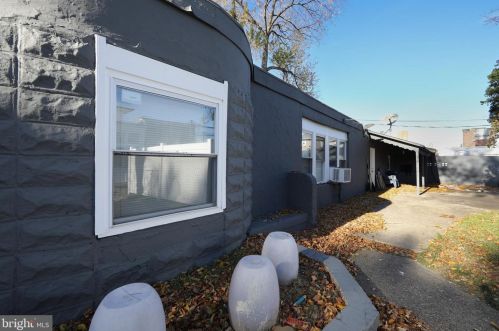 6829 Waldorf Ave, Camden NJ 08110-6109 exterior