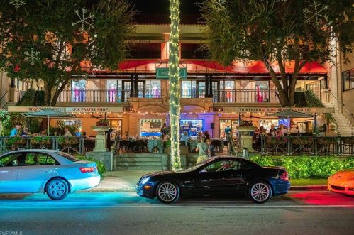 1315 Sandpiper St, Naples FL 34102-1508 exterior