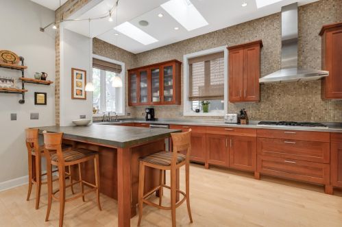 1048 Barry Ave, Chicago IL 60634-4610 exterior