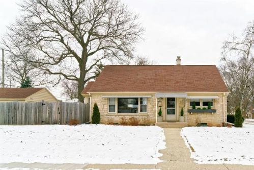 8300 Locust St, Milwaukee, WI 53222-4845
