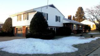 39 Brewster St, Hanover, PA 17331-2812