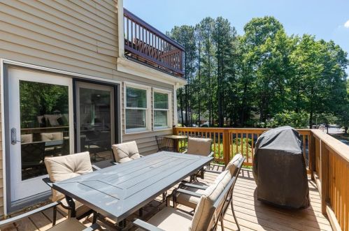 82 Dunwoody Spg, Atlanta GA 30328-4529 exterior