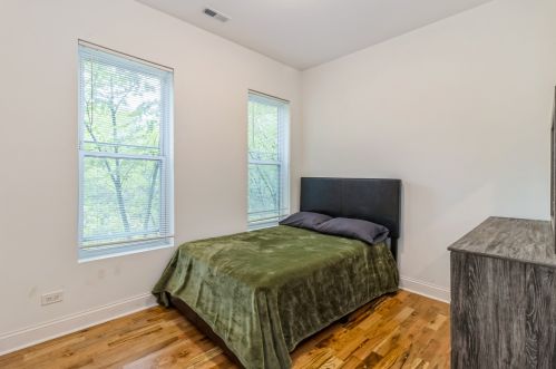 523 65 Pl, Chicago IL 60637-3848 exterior