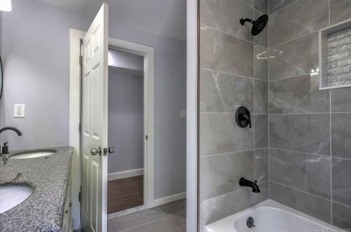 27 Myrtle St, Norwalk CT 06855-1314 exterior