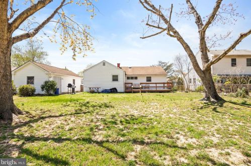 28 Matthew Dr, Trenton NJ 08628-3340 exterior