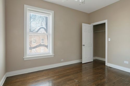 6501 Eberhart Ave, Chicago IL 60637-3205 exterior