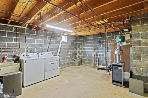 678 Allison Rd, Huntingdon Valley PA 19006-2905 exterior