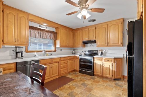 1417 22 St, Manitowoc WI 54220-5510 exterior