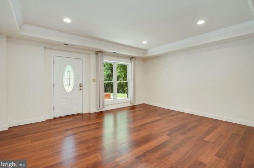 8505 Carlynn Dr, Bethesda MD 20817-4310 exterior