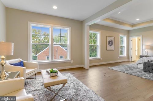 920 Darton Dr, Alexandria VA 22308-2021 exterior