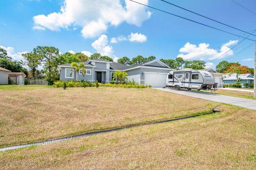 1482 Hunnicut Ave, Fort Pierce FL  34953-7002 exterior