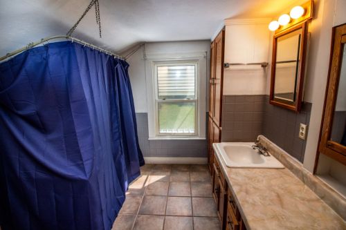 209 Montgomery St, Watertown WI 53094-7648 exterior