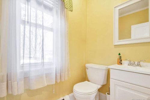 40 Commonwealth Ave, New Britain CT 06053-2913 exterior