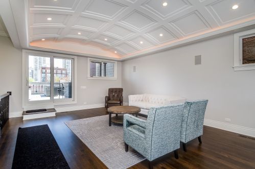 1512 Wieland St, Chicago IL 60610-1233 exterior