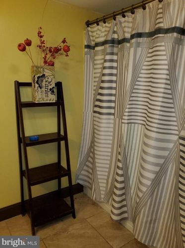 1311 Marshall St, Philadelphia PA 19122-4314 exterior