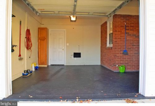 7500 Fordson Rd, Alexandria VA 22306-2222 exterior