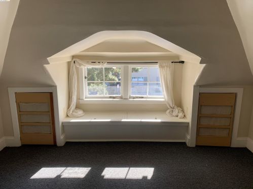 2037 Hearst Ave, Berkeley CA 94709-1319 exterior