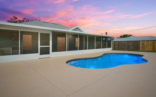 1725 Gemini Ln, Fort Pierce FL 34984-3617 exterior