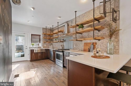 2443 Coral St, Philadelphia PA 19125-1625 exterior