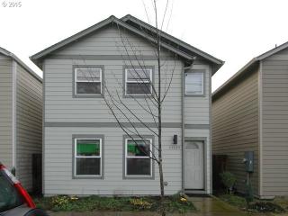 11120 Division St, Portland OR  97236-3044 exterior