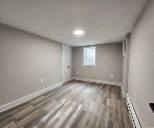 20 Lowndes Ave, Huntington Station NY 11746-1224 exterior