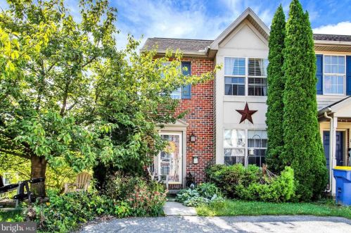 21 Sara Ln, Hanover, PA 17331-8673