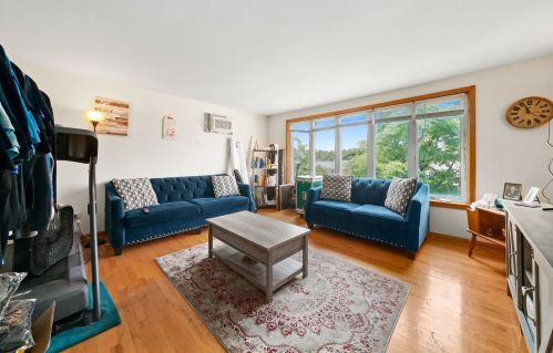 6724 63rd St, Chicago IL 60638-4004 exterior