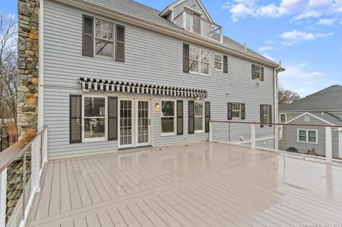 80 Indian Harbor Dr, Greenwich CT 06830-7148 exterior