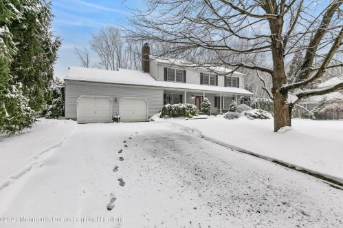 14 Burdge Dr, Middletown NJ 07748-1860 exterior