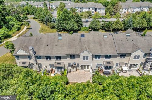 6 Caleb Ln, Princeton NJ 08540-6138 exterior