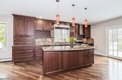 10 Mountainside Dr, Dover NJ  07869-2217 exterior