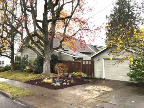 2304 High St, Salem, OR 97302-5331