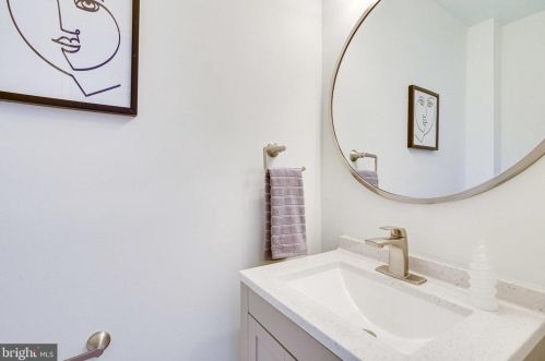 1839 A St, Washington DC 20003-1521 exterior