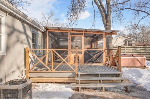 5214 County Line, Saint Paul MN 55110-1231 exterior