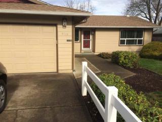 915 Barnes Ave, Salem, OR 97306-1545