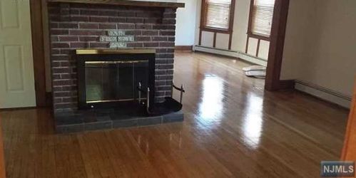 369 Nelson Ave, Cliffside Park NJ  07010-1806 exterior