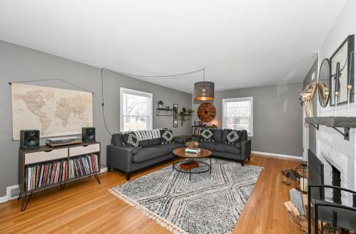 5240 43rd St, Milwaukee, WI 53220-5104