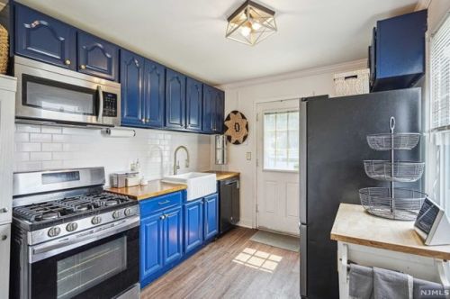 23 Cathy Ave, Paterson NJ  07506-1001 exterior