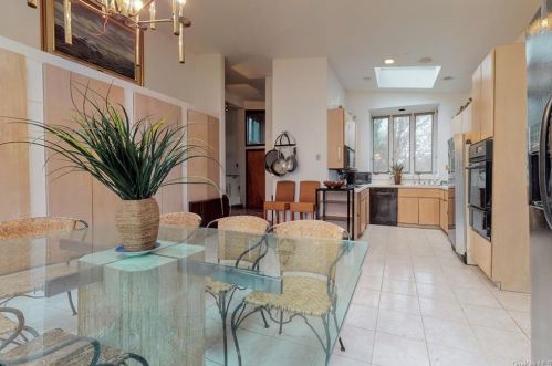 25 Sparrowbush Rd, Upper Saddle River NJ 07458-1420 exterior