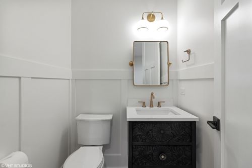 245 Highland Ave, Elmhurst IL  60126-2554 exterior