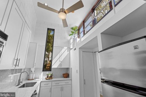 5171 Macarthur Blvd, Washington DC 20016-3315 exterior