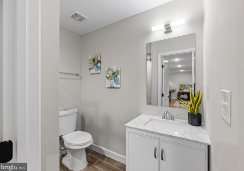 4434 Hunt Pl, Washington DC  20019-3614 exterior