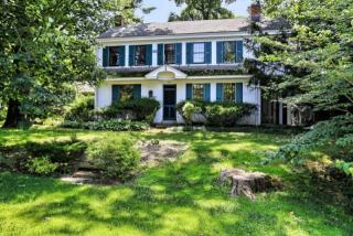 1832 New Holland Pike, Lancaster PA  17601-5463 exterior