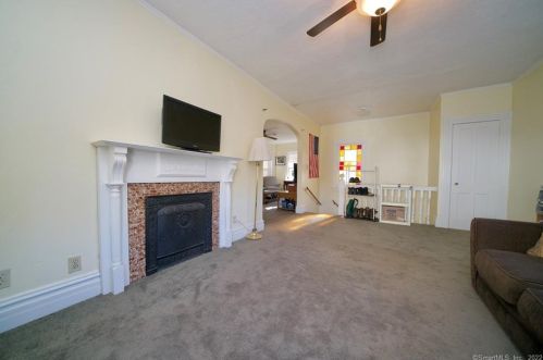 9 Fairview St, New Britain CT 06051-2707 exterior