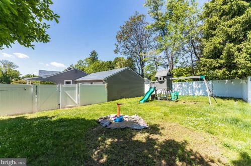 966 Claire Ave, Huntingdon Valley PA 19006-8623 exterior