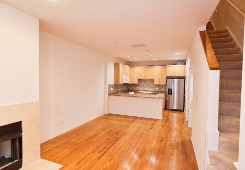 1332 Indiana Ave, Chicago IL  60605-2604 exterior