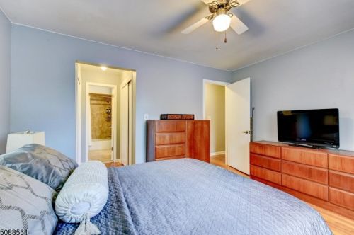 141 Hillside Ave, Bridgewater NJ  08807-1728 exterior