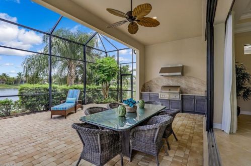 6512 Costa Cir, Naples FL 34113-1702 exterior