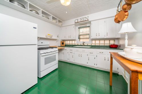 910 Davis St, Kalamazoo MI 49008-1195 exterior