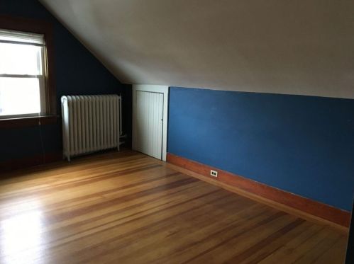 56 Middleton Ave, Middletown RI 02840-3657 exterior